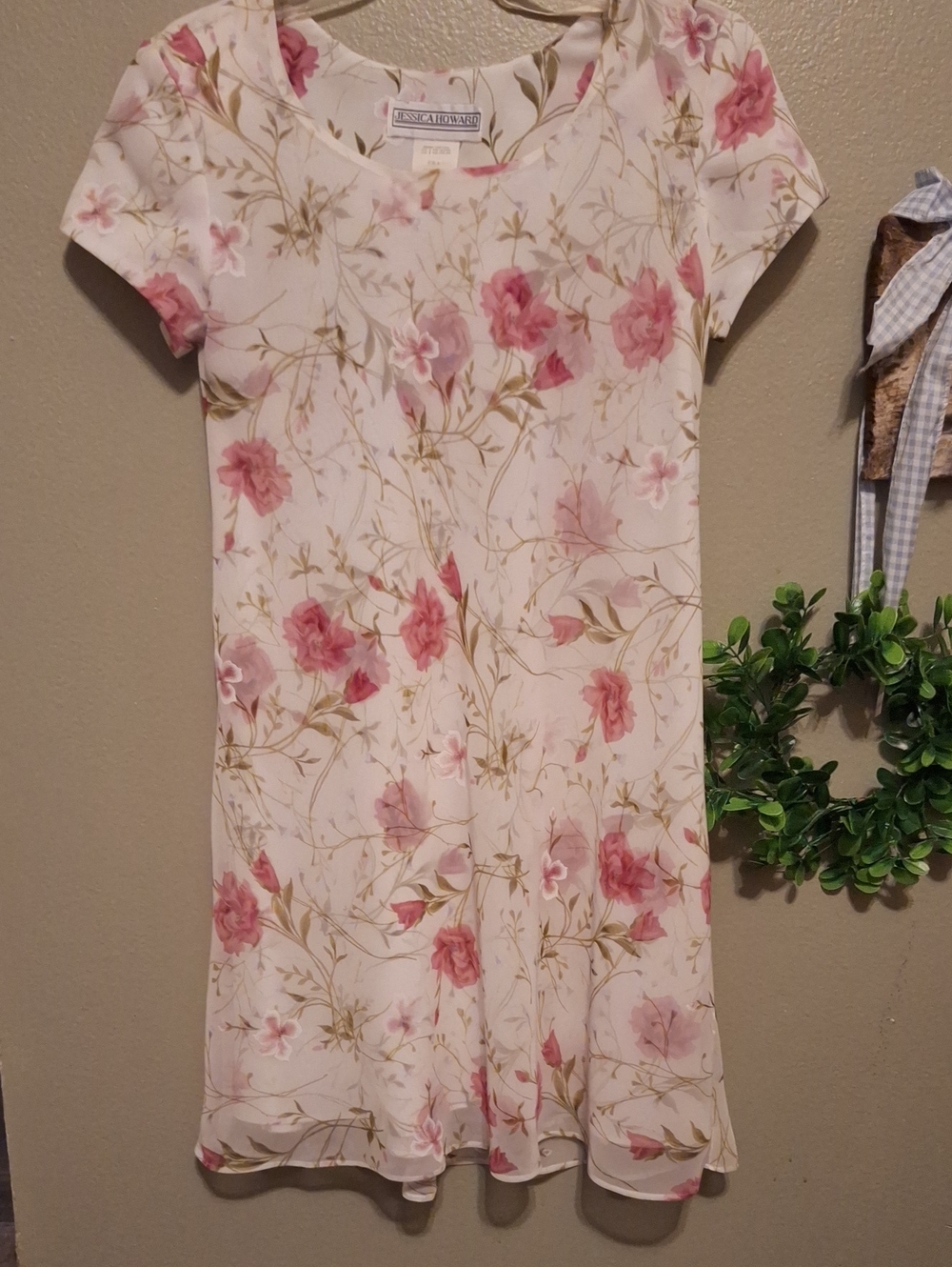 Womens' Floral Pink Cream Short-Sleeve Dress Lined No Pulls No Runs